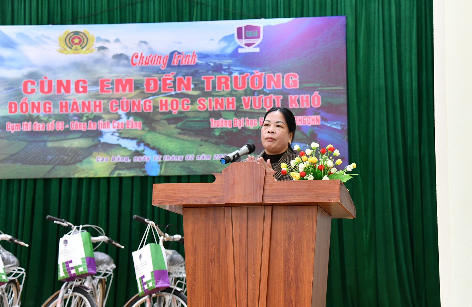 Dong hanh cung em toi truong DHGD 15