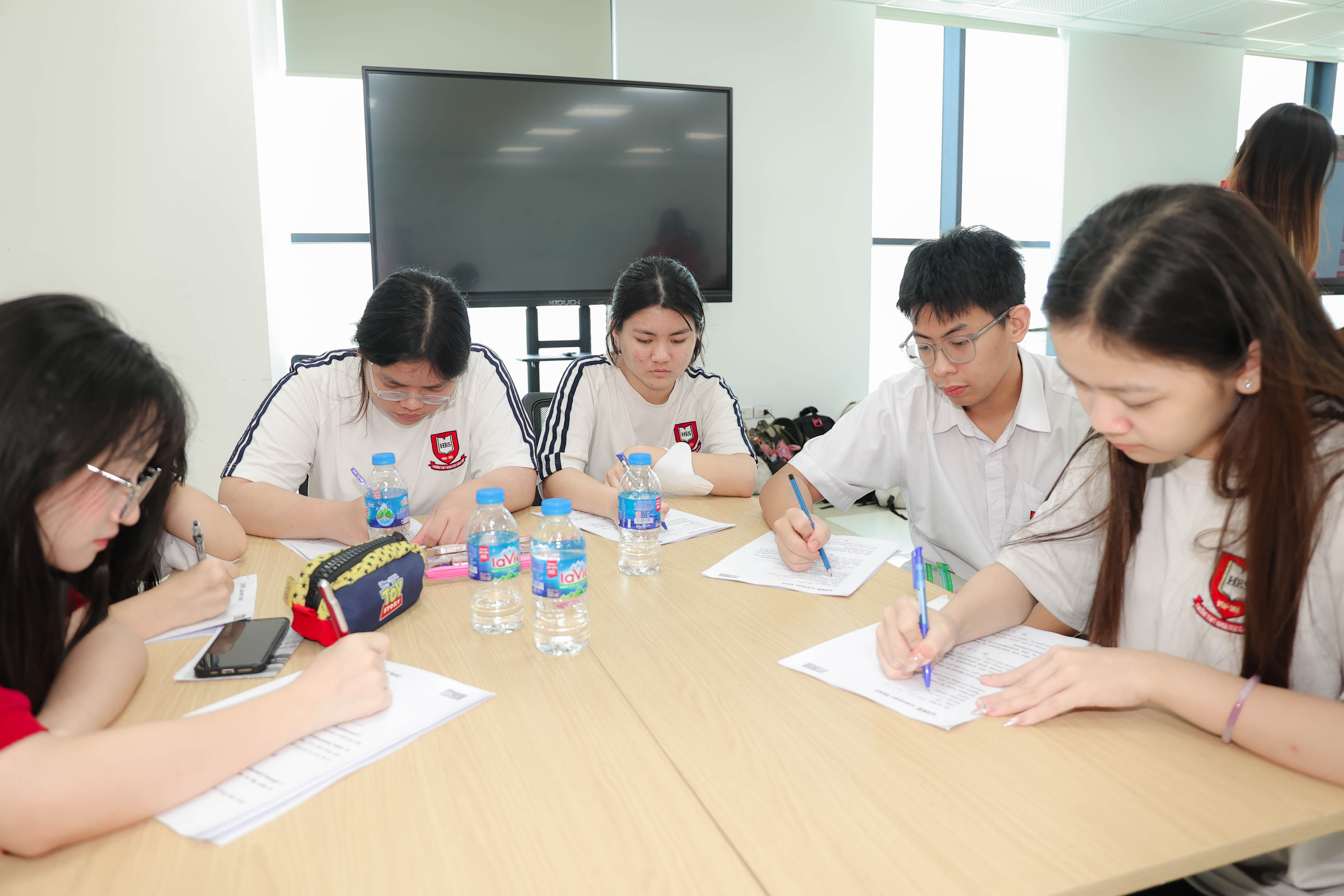 Chương trình học HES